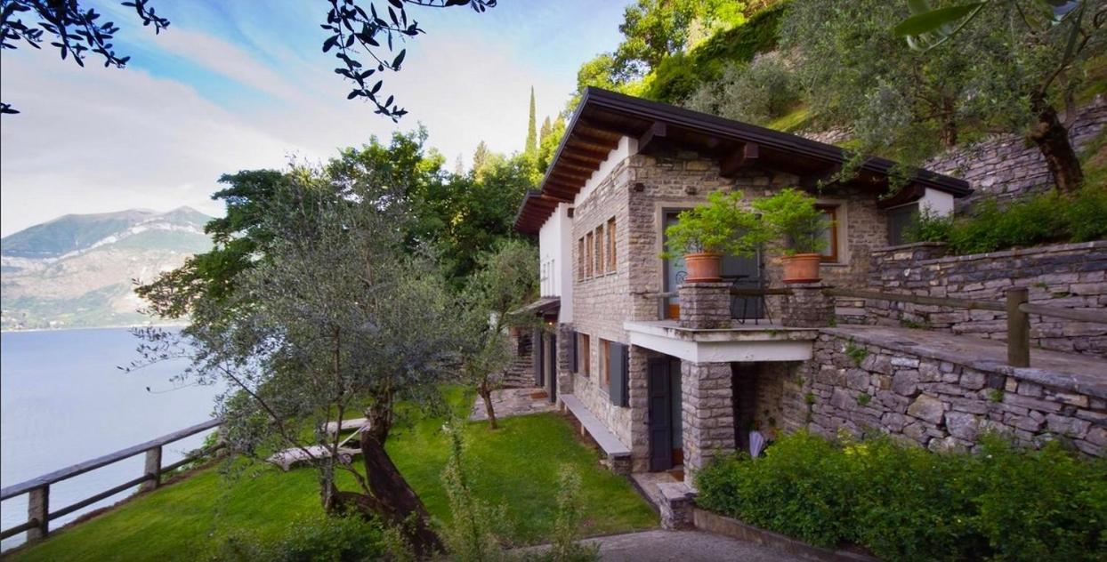 Agriturismo Castello Di Vezio Varenna Eksteriør billede