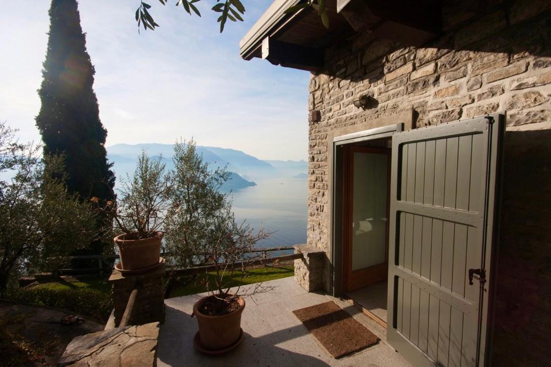 Agriturismo Castello Di Vezio Varenna Eksteriør billede