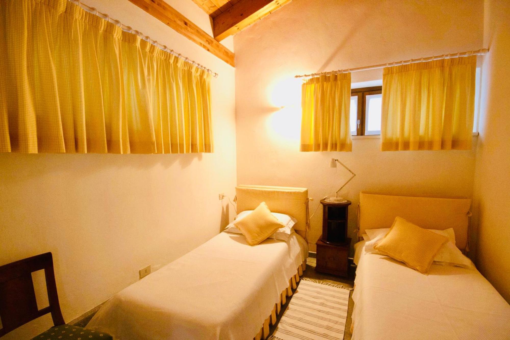 Agriturismo Castello Di Vezio Varenna Eksteriør billede
